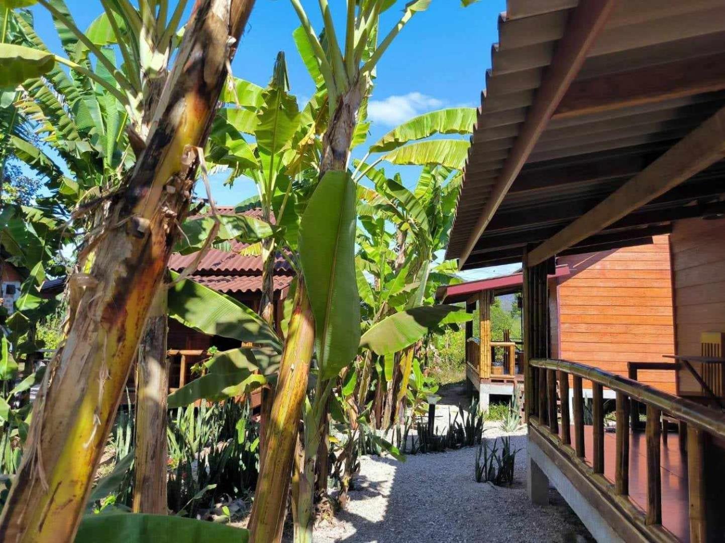 Nana Bungalows Ban Tan 외부 사진
